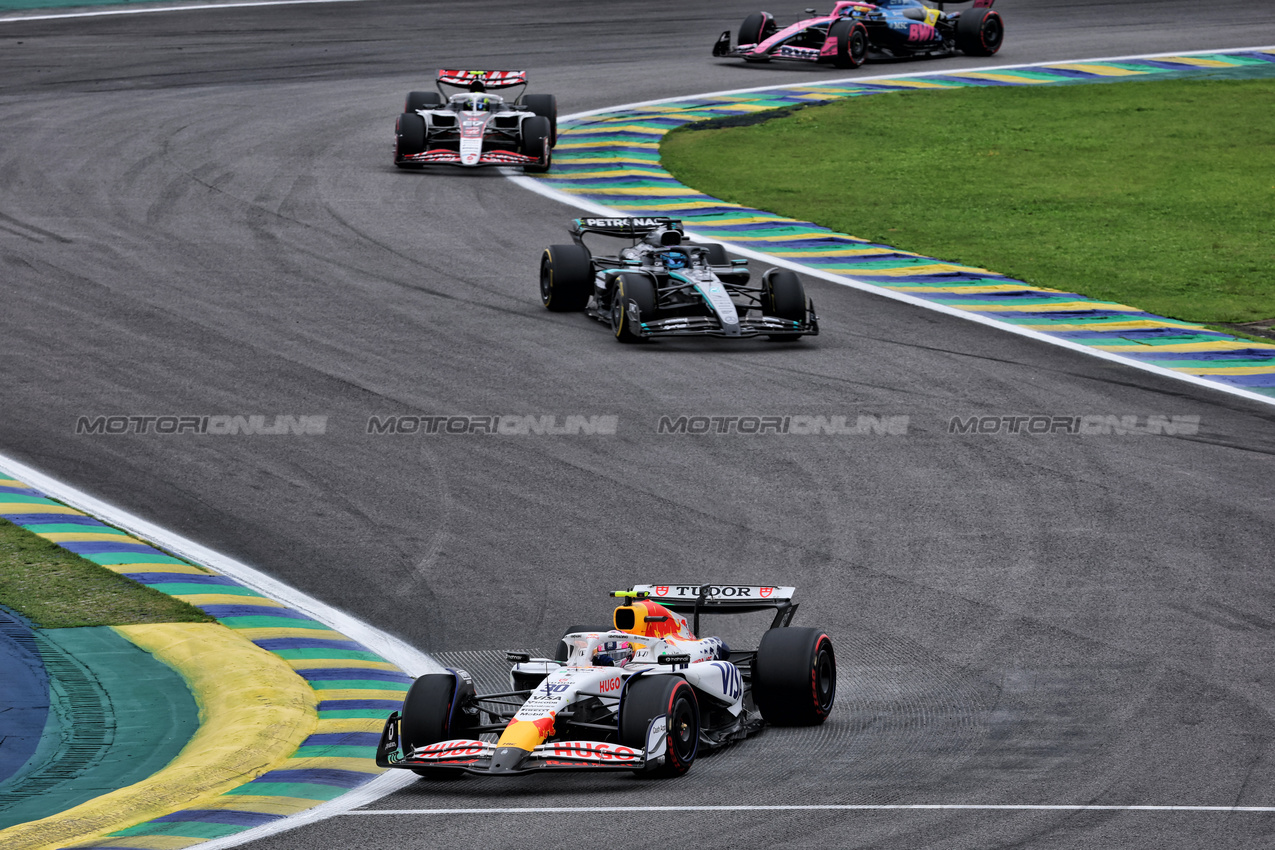 GP BRASILE, Liam Lawson (NZL) Racing Bulls VCARB 02.
09.11.2025. Formula 1 World Championship, Rd 21, Brazilian Grand Prix, Sao Paulo, Brazil, Gara Day.
- www.xpbimages.com, EMail: requests@xpbimages.com © Copyright: Batchelor / XPB Images