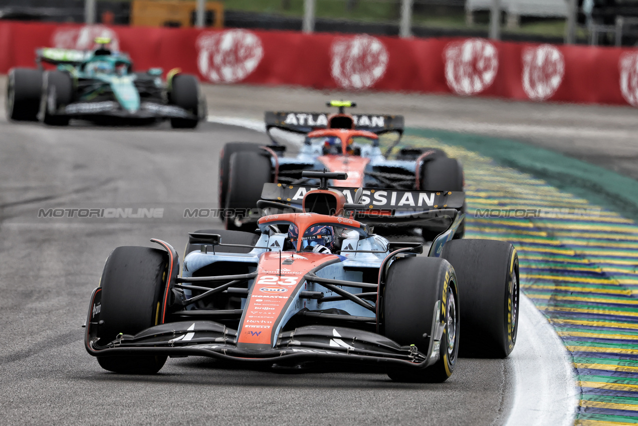 GP BRASILE, Alexander Albon (THA) Atlassian Williams Racing FW47.

09.11.2025. Formula 1 World Championship, Rd 21, Brazilian Grand Prix, Sao Paulo, Brazil, Gara Day.

 - www.xpbimages.com, EMail: requests@xpbimages.com © Copyright: Rew / XPB Images