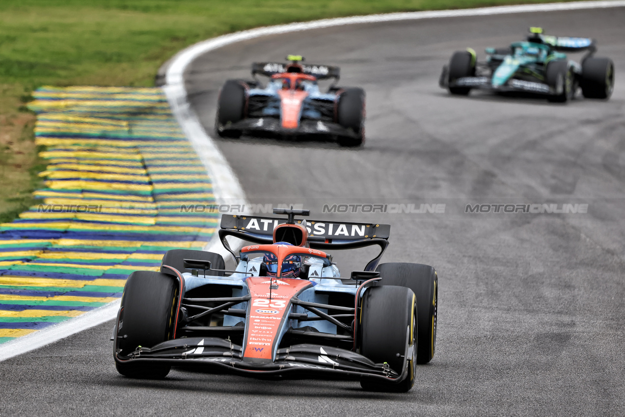 GP BRASILE, Alexander Albon (THA) Atlassian Williams Racing FW47.
09.11.2025. Formula 1 World Championship, Rd 21, Brazilian Grand Prix, Sao Paulo, Brazil, Gara Day.
- www.xpbimages.com, EMail: requests@xpbimages.com © Copyright: Rew / XPB Images
