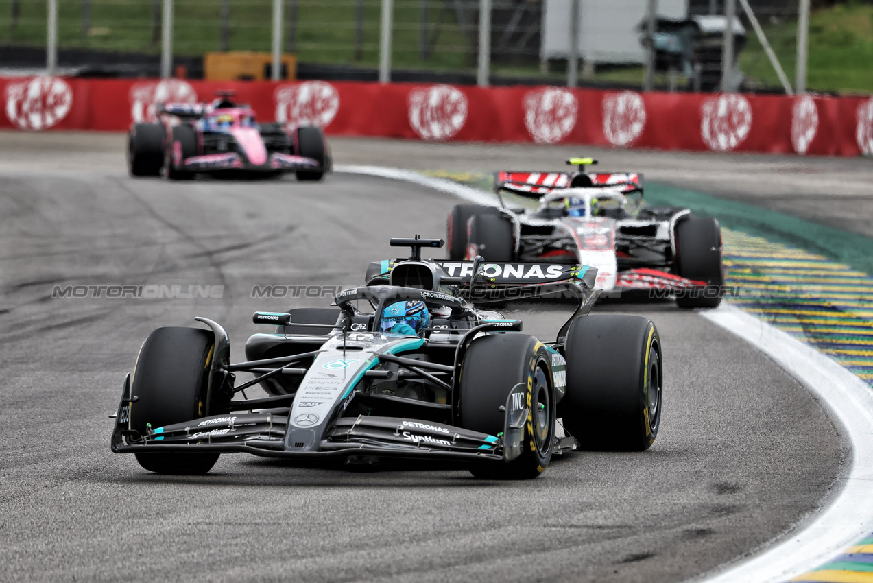 GP BRASILE, George Russell (GBR) Mercedes AMG F1 W16.

09.11.2025. Formula 1 World Championship, Rd 21, Brazilian Grand Prix, Sao Paulo, Brazil, Gara Day.

 - www.xpbimages.com, EMail: requests@xpbimages.com © Copyright: Rew / XPB Images