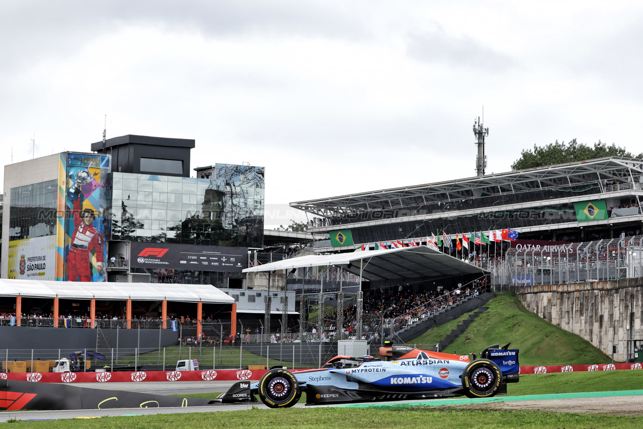 GP BRASILE, Carlos Sainz (ESP) Atlassian Williams Racing FW47.

09.11.2025. Formula 1 World Championship, Rd 21, Brazilian Grand Prix, Sao Paulo, Brazil, Gara Day.

 - www.xpbimages.com, EMail: requests@xpbimages.com © Copyright: Rew / XPB Images