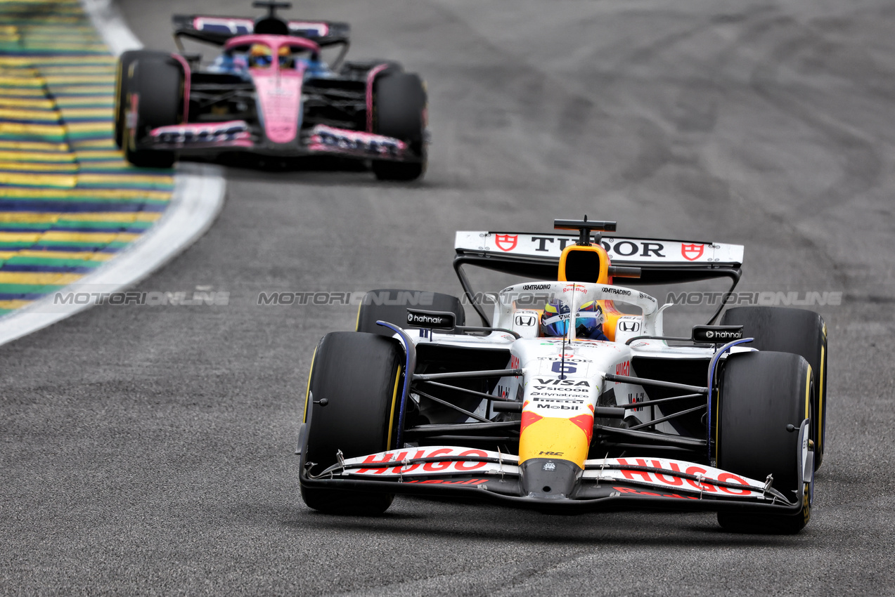GP BRASILE, Isack Hadjar (FRA) Racing Bulls VCARB 02.

09.11.2025. Formula 1 World Championship, Rd 21, Brazilian Grand Prix, Sao Paulo, Brazil, Gara Day.

 - www.xpbimages.com, EMail: requests@xpbimages.com © Copyright: Rew / XPB Images