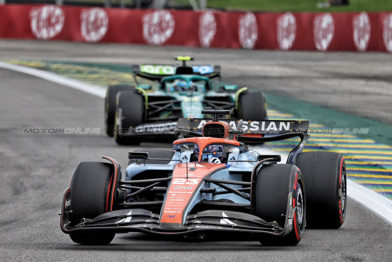 GP BRASILE, Alexander Albon (THA) Atlassian Williams Racing FW47.

09.11.2025. Formula 1 World Championship, Rd 21, Brazilian Grand Prix, Sao Paulo, Brazil, Gara Day.

 - www.xpbimages.com, EMail: requests@xpbimages.com © Copyright: Rew / XPB Images