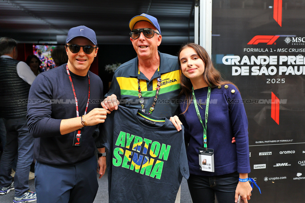 GP BRASILE, (L to R): Felipe Massa (BRA) with Keith Sutton (GBR) e Francisca Pace (BRA).
09.11.2025. Formula 1 World Championship, Rd 21, Brazilian Grand Prix, Sao Paulo, Brazil, Gara Day.
- www.xpbimages.com, EMail: requests@xpbimages.com © Copyright: XPB Images