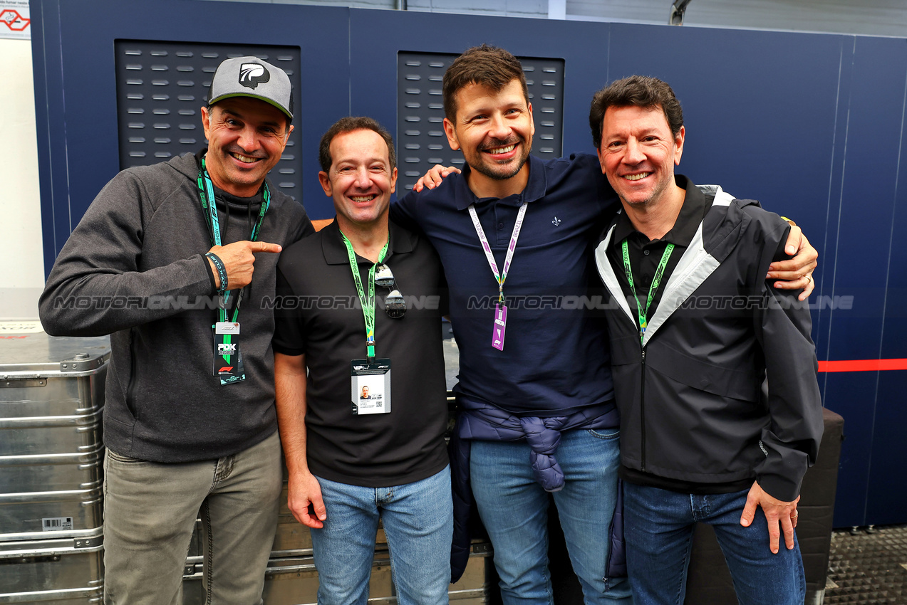 GP BRASILE, Cristiano da Matta (BRA) (Second Left).

09.11.2025. Formula 1 World Championship, Rd 21, Brazilian Grand Prix, Sao Paulo, Brazil, Gara Day.

- www.xpbimages.com, EMail: requests@xpbimages.com © Copyright: XPB Images