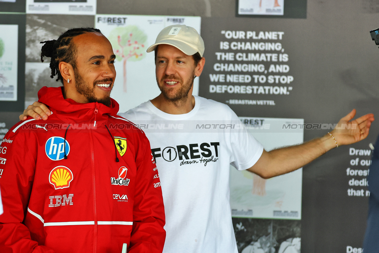 GP BRASILE, (L to R): Lewis Hamilton (GBR) Ferrari e Sebastian Vettel (GER) - F1Rest.

09.11.2025. Formula 1 World Championship, Rd 21, Brazilian Grand Prix, Sao Paulo, Brazil, Gara Day.

- www.xpbimages.com, EMail: requests@xpbimages.com © Copyright: XPB Images