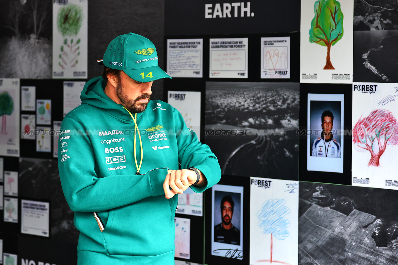 GP BRASILE, Fernando Alonso (ESP) Aston Martin F1 Team - F1Rest.

09.11.2025. Formula 1 World Championship, Rd 21, Brazilian Grand Prix, Sao Paulo, Brazil, Gara Day.

- www.xpbimages.com, EMail: requests@xpbimages.com © Copyright: XPB Images