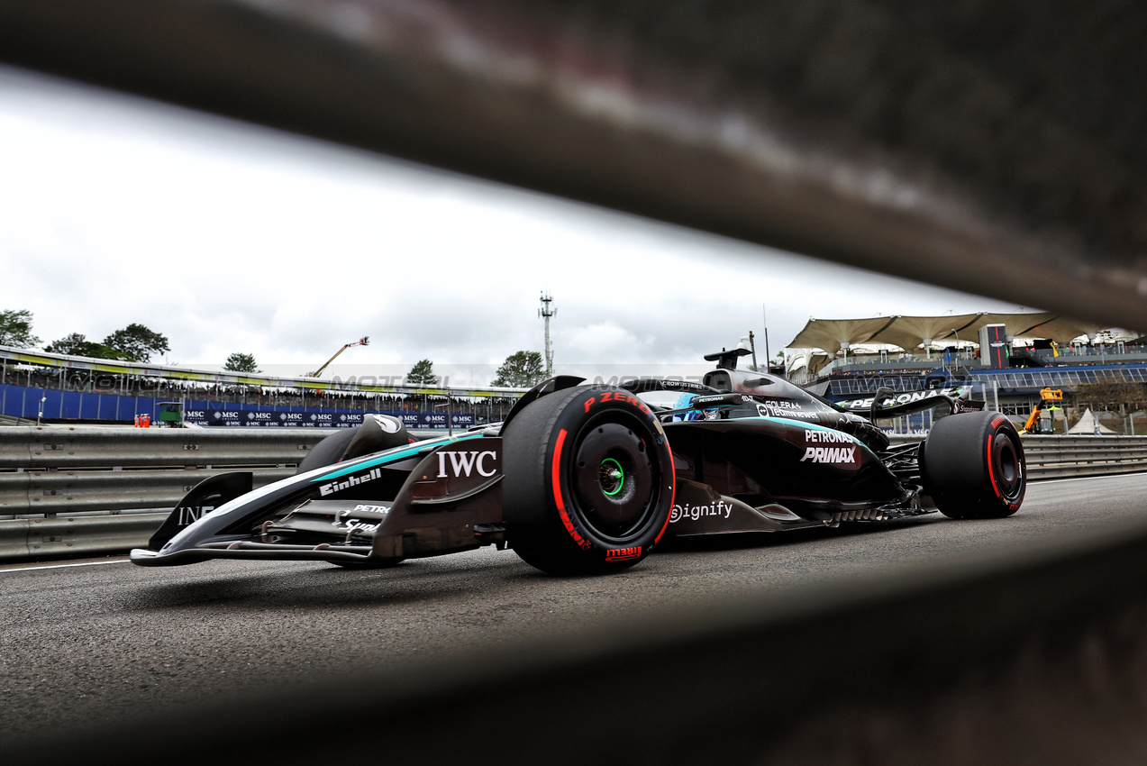 GP BRASILE, George Russell (GBR) Mercedes AMG F1 W16.
09.11.2025. Formula 1 World Championship, Rd 21, Brazilian Grand Prix, Sao Paulo, Brazil, Gara Day.
- www.xpbimages.com, EMail: requests@xpbimages.com © Copyright: XPB Images
