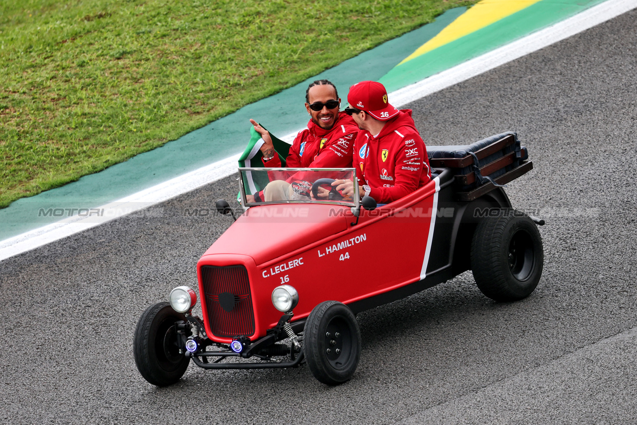 GP BRASILE, (L to R): Lewis Hamilton (GBR) Ferrari e Charles Leclerc (MON) Ferrari on the drivers' parade.

09.11.2025. Formula 1 World Championship, Rd 21, Brazilian Grand Prix, Sao Paulo, Brazil, Gara Day.

- www.xpbimages.com, EMail: requests@xpbimages.com © Copyright: Charniaux / XPB Images