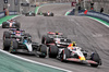 GP BRASILE, George Russell (GBR) Mercedes AMG F1 W16 e Liam Lawson (NZL) Racing Bulls VCARB 02 battle for position.

09.11.2025. Formula 1 World Championship, Rd 21, Brazilian Grand Prix, Sao Paulo, Brazil, Gara Day.

- www.xpbimages.com, EMail: requests@xpbimages.com © Copyright: Charniaux / XPB Images