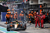 GP BRASILE, Lando Norris (GBR) McLaren MCL39 makes a pit stop.
09.11.2025. Formula 1 World Championship, Rd 21, Brazilian Grand Prix, Sao Paulo, Brazil, Gara Day.
- www.xpbimages.com, EMail: requests@xpbimages.com © Copyright: Batchelor / XPB Images