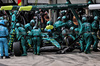 GP BRASILE, Fernando Alonso (ESP) Aston Martin F1 Team AMR25 makes a pit stop.
09.11.2025. Formula 1 World Championship, Rd 21, Brazilian Grand Prix, Sao Paulo, Brazil, Gara Day.
- www.xpbimages.com, EMail: requests@xpbimages.com © Copyright: Batchelor / XPB Images