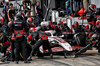 GP BRASILE, Esteban Ocon (FRA) Haas VF-25 makes a pit stop.

09.11.2025. Formula 1 World Championship, Rd 21, Brazilian Grand Prix, Sao Paulo, Brazil, Gara Day.

- www.xpbimages.com, EMail: requests@xpbimages.com © Copyright: Batchelor / XPB Images