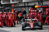 GP BRASILE, Lewis Hamilton (GBR) Ferrari SF-25 makes a pit stop.

09.11.2025. Formula 1 World Championship, Rd 21, Brazilian Grand Prix, Sao Paulo, Brazil, Gara Day.

- www.xpbimages.com, EMail: requests@xpbimages.com © Copyright: Batchelor / XPB Images