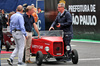 GP BRASILE, Bernd Maylander (GER) FIA Safety Car Driver e Simon Lazenby (GBR) Sky Sports F1 TV Presenter (Left) with a mini FIA Safety Car.
09.11.2025. Formula 1 World Championship, Rd 21, Brazilian Grand Prix, Sao Paulo, Brazil, Gara Day.
- www.xpbimages.com, EMail: requests@xpbimages.com © Copyright: Batchelor / XPB Images