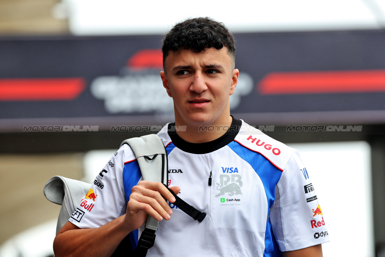GP BRASILE, Isack Hadjar (FRA) Racing Bulls.
06.11.2025. Formula 1 World Championship, Rd 21, Brazilian Grand Prix, Sao Paulo, Brazil, Preparation Day.
- www.xpbimages.com, EMail: requests@xpbimages.com © Copyright: Rew / XPB Images