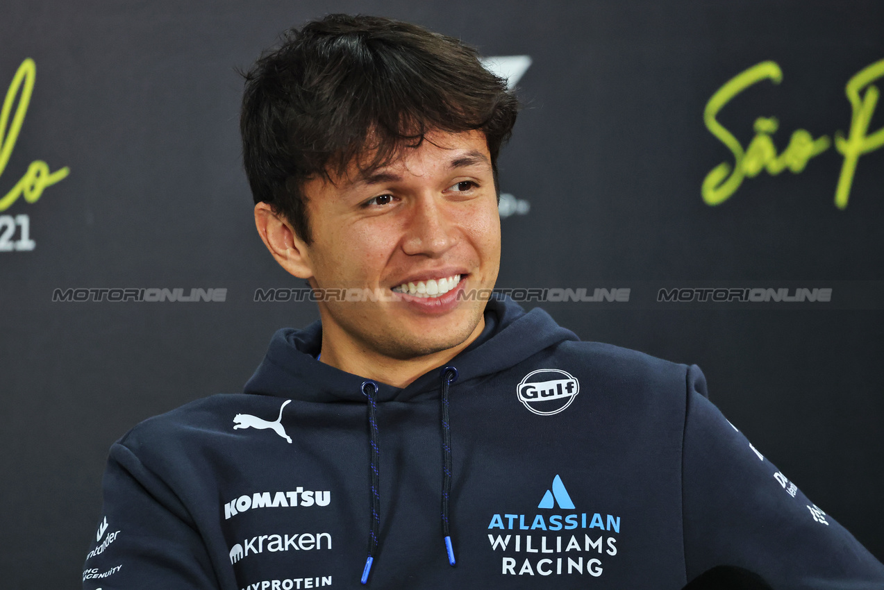 GP BRASILE, Alexander Albon (THA) Atlassian Williams Racing in the FIA Press Conference.
06.11.2025. Formula 1 World Championship, Rd 21, Brazilian Grand Prix, Sao Paulo, Brazil, Preparation Day.
- www.xpbimages.com, EMail: requests@xpbimages.com © Copyright: Batchelor / XPB Images