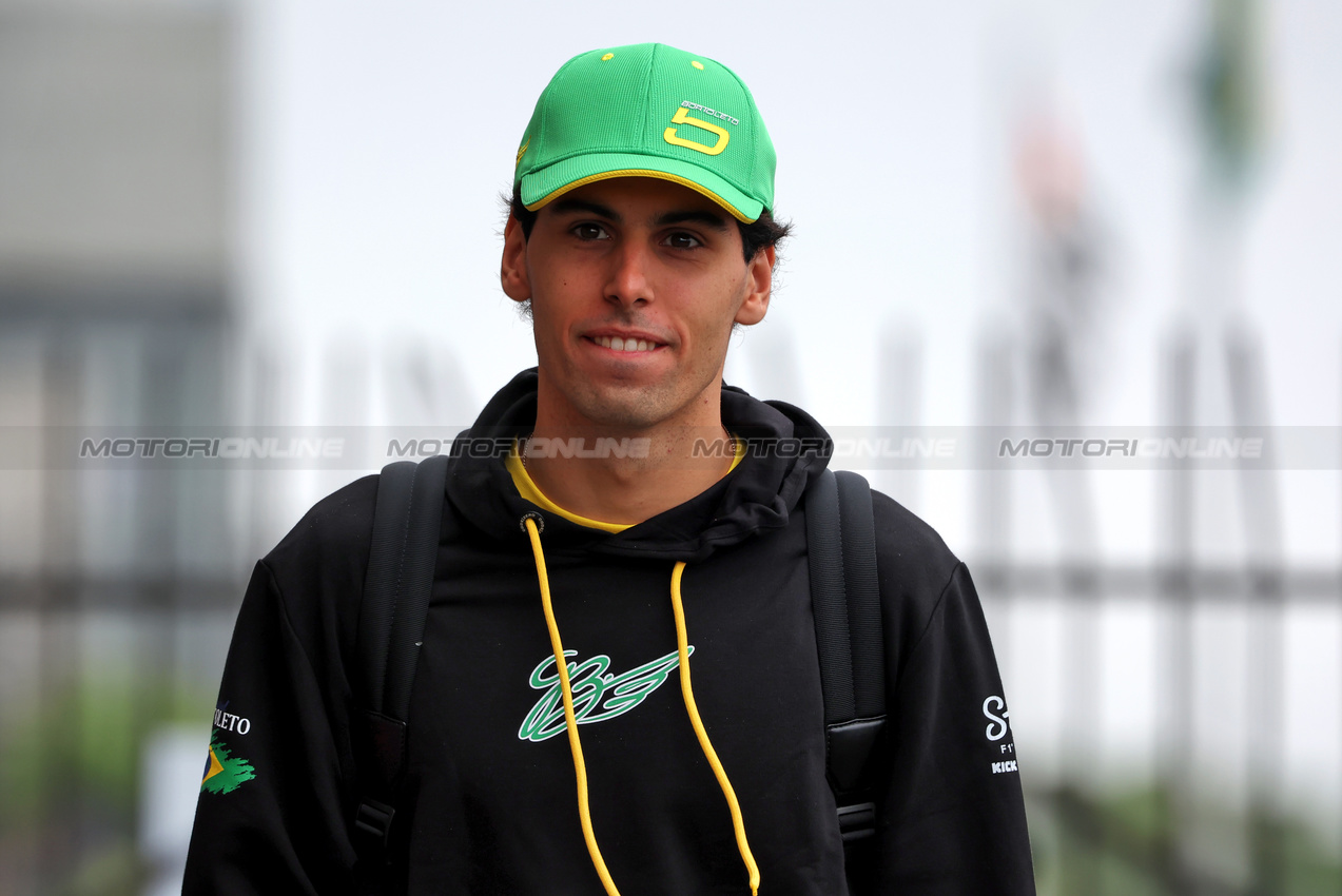 GP BRASILE, Gabriel Bortoleto (BRA) Sauber.
06.11.2025. Formula 1 World Championship, Rd 21, Brazilian Grand Prix, Sao Paulo, Brazil, Preparation Day.
- www.xpbimages.com, EMail: requests@xpbimages.com © Copyright: Rew / XPB Images