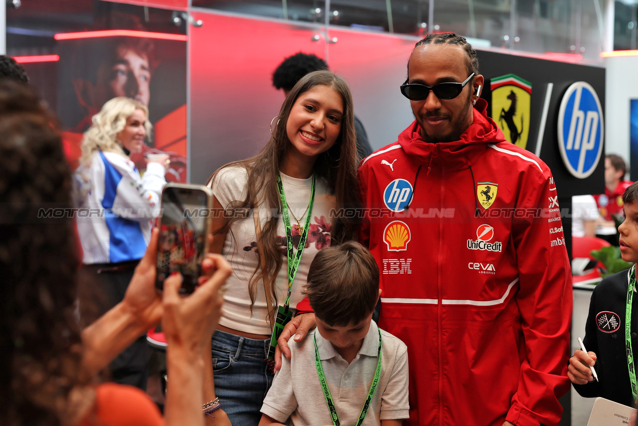 GP BRASILE, Lewis Hamilton (GBR) Ferrari.
06.11.2025. Formula 1 World Championship, Rd 21, Brazilian Grand Prix, Sao Paulo, Brazil, Preparation Day.
- www.xpbimages.com, EMail: requests@xpbimages.com © Copyright: Rew / XPB Images