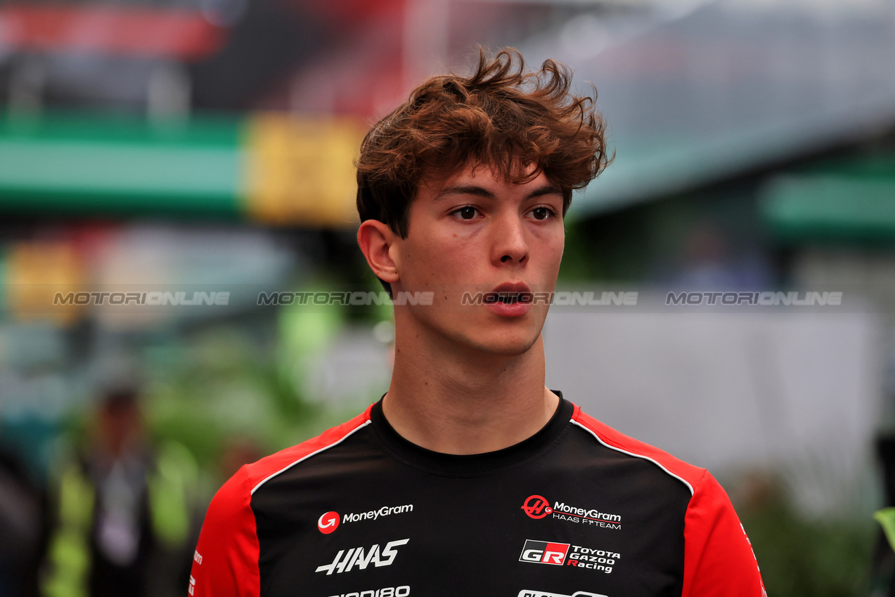GP BRASILE, Oliver Bearman (GBR) Haas F1 Team.

06.11.2025. Formula 1 World Championship, Rd 21, Brazilian Grand Prix, Sao Paulo, Brazil, Preparation Day.

 - www.xpbimages.com, EMail: requests@xpbimages.com © Copyright: Rew / XPB Images