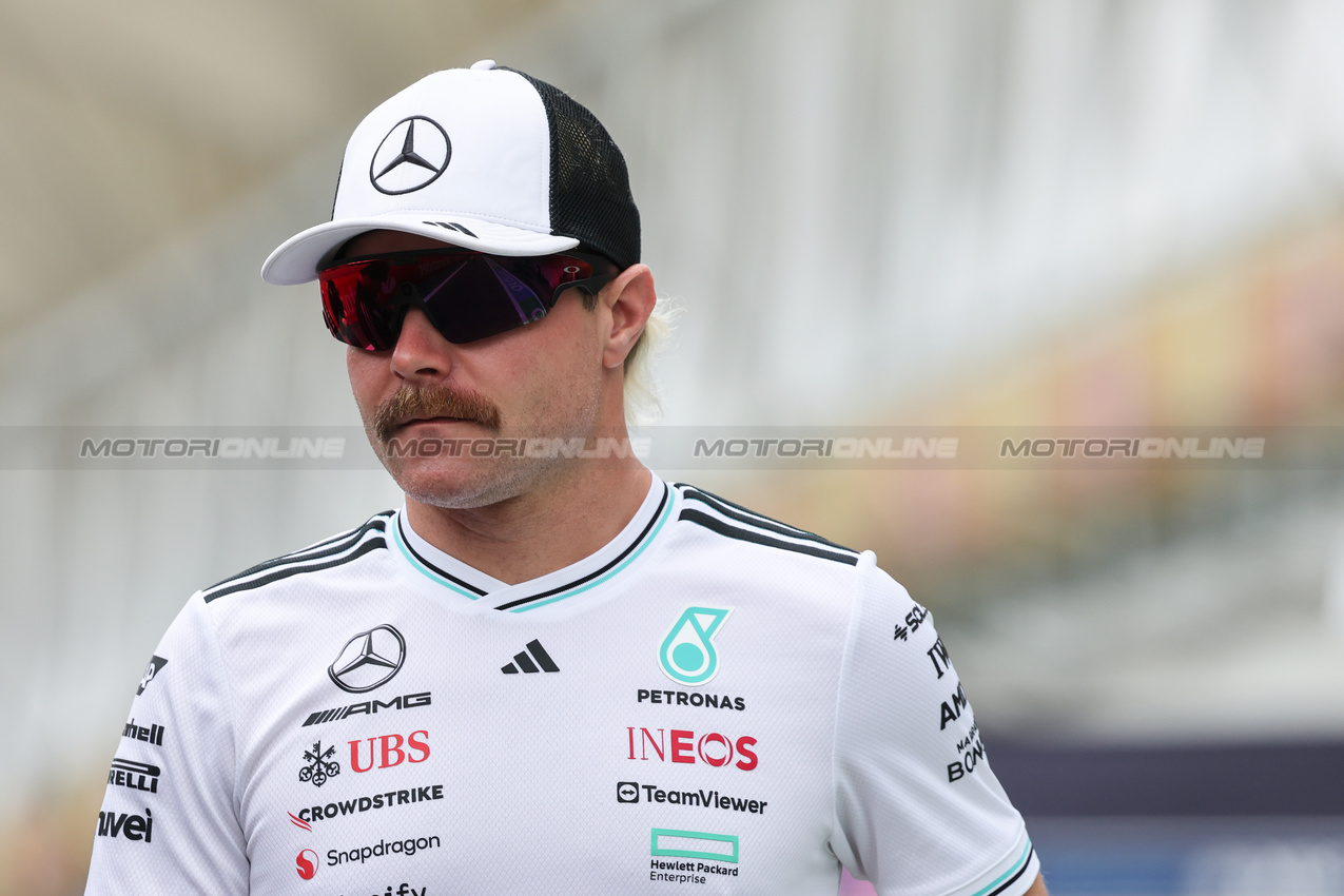 GP BRASILE, Valtteri Bottas (FIN), Mercedes AMG F1 
06.11.2025. Formula 1 World Championship, Rd 21, Brazilian Grand Prix, Sao Paulo, Brazil, Preparation Day.
- www.xpbimages.com, EMail: requests@xpbimages.com © Copyright: Charniaux / XPB Images