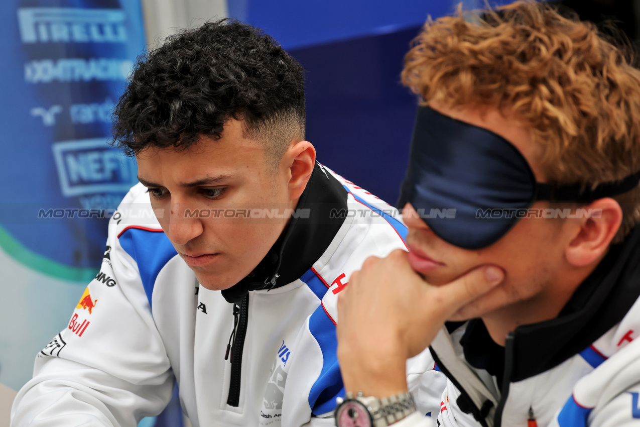 GP BRASILE, (L to R): Isack Hadjar (FRA) Racing Bulls e team mate Liam Lawson (NZL) Racing Bulls.
06.11.2025. Formula 1 World Championship, Rd 21, Brazilian Grand Prix, Sao Paulo, Brazil, Preparation Day.
- www.xpbimages.com, EMail: requests@xpbimages.com © Copyright: Coates / XPB Images