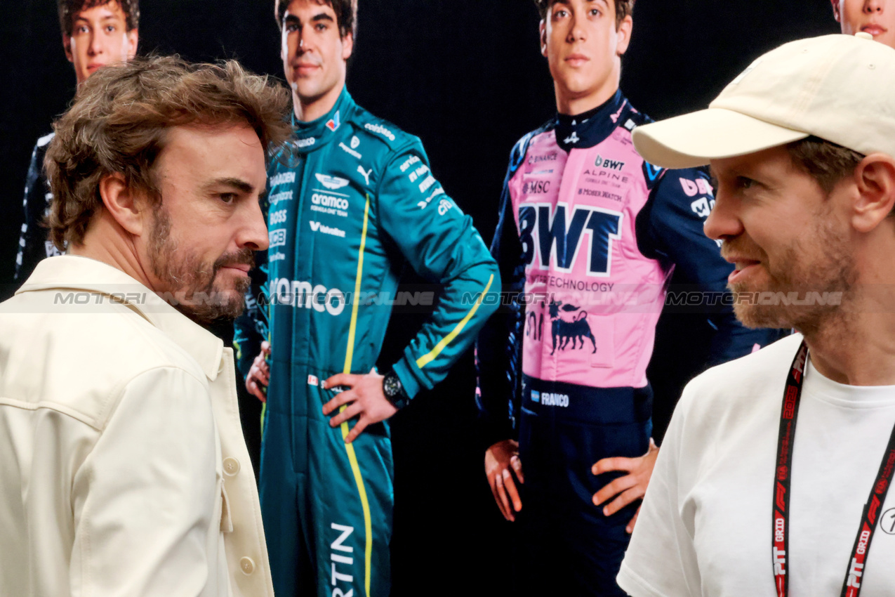 GP BRASILE, (L to R): Fernando Alonso (ESP) Aston Martin F1 Team e Sebastian Vettel (GER).
06.11.2025. Formula 1 World Championship, Rd 21, Brazilian Grand Prix, Sao Paulo, Brazil, Preparation Day.
- www.xpbimages.com, EMail: requests@xpbimages.com © Copyright: Coates / XPB Images