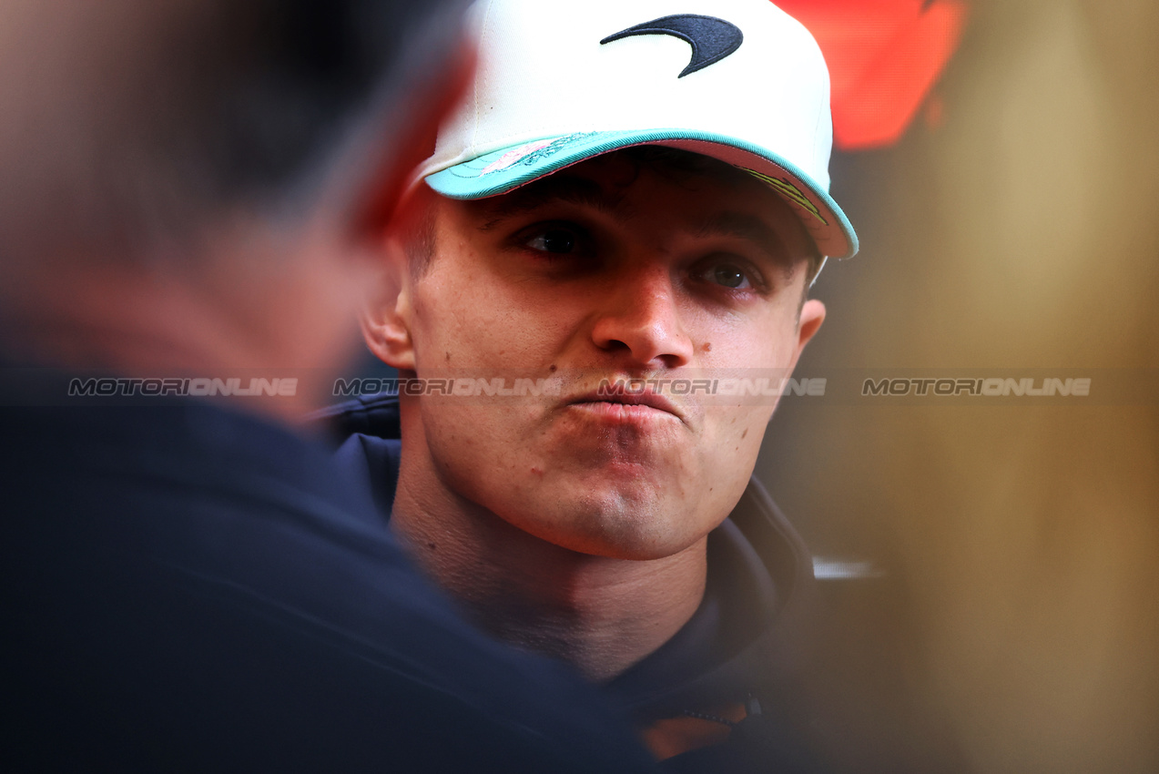 GP BRASILE, Lando Norris (GBR) McLaren.
06.11.2025. Formula 1 World Championship, Rd 21, Brazilian Grand Prix, Sao Paulo, Brazil, Preparation Day.
- www.xpbimages.com, EMail: requests@xpbimages.com © Copyright: XPB Images