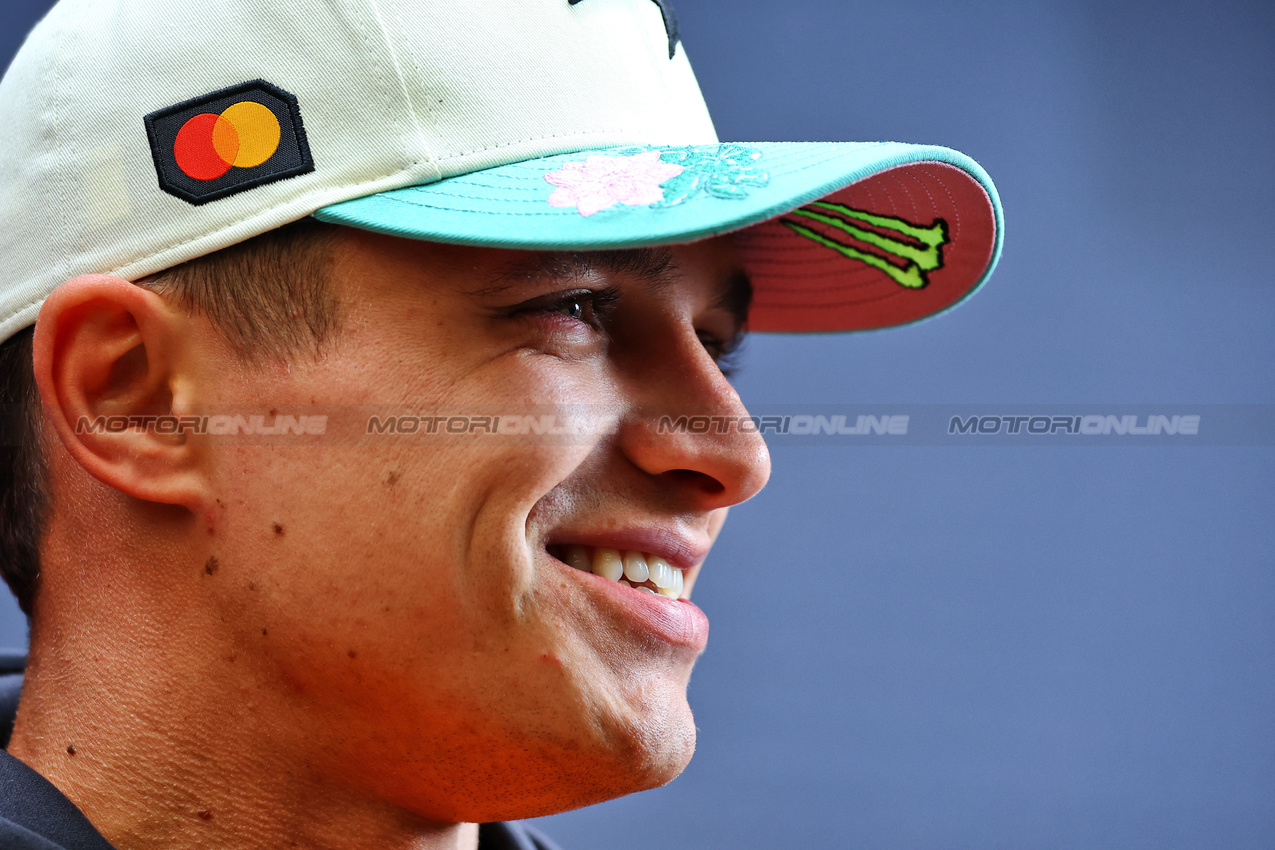 GP BRASILE, Lando Norris (GBR) McLaren.
06.11.2025. Formula 1 World Championship, Rd 21, Brazilian Grand Prix, Sao Paulo, Brazil, Preparation Day.
- www.xpbimages.com, EMail: requests@xpbimages.com © Copyright: XPB Images
