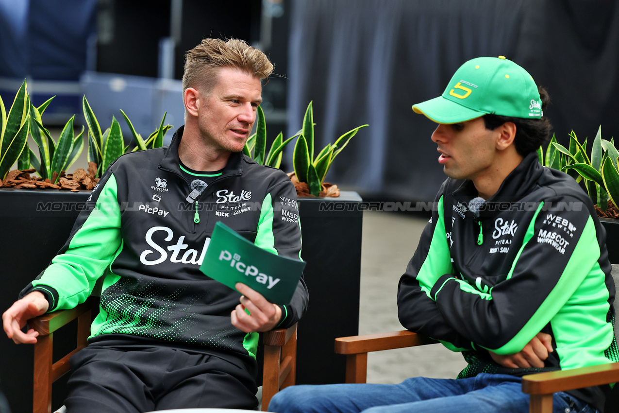 GP BRASILE, (L to R): Nico Hulkenberg (GER) Sauber with Gabriel Bortoleto (BRA) Sauber.
06.11.2025. Formula 1 World Championship, Rd 21, Brazilian Grand Prix, Sao Paulo, Brazil, Preparation Day.
- www.xpbimages.com, EMail: requests@xpbimages.com © Copyright: XPB Images