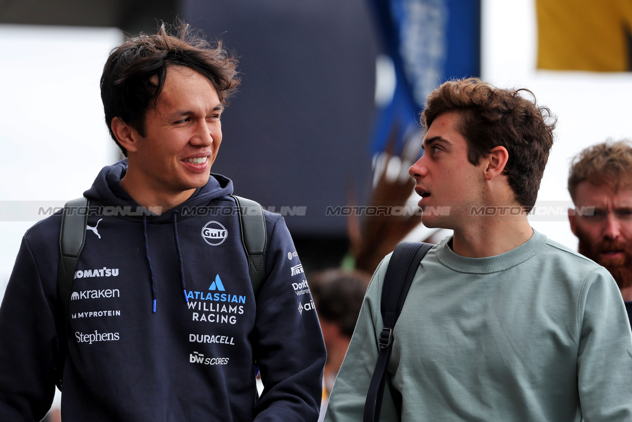 GP BRASILE, (L to R): Alexander Albon (THA) Atlassian Williams Racing with Franco Colapinto (ARG) Alpine F1 Team.
06.11.2025. Formula 1 World Championship, Rd 21, Brazilian Grand Prix, Sao Paulo, Brazil, Preparation Day.
- www.xpbimages.com, EMail: requests@xpbimages.com © Copyright: Rew / XPB Images