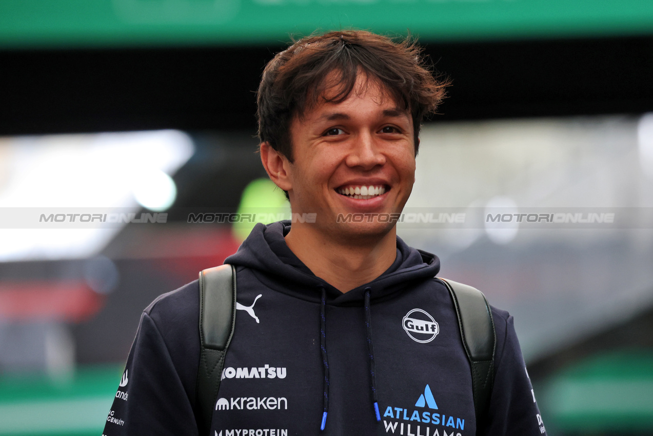 GP BRASILE, Alexander Albon (THA) Atlassian Williams Racing.

06.11.2025. Formula 1 World Championship, Rd 21, Brazilian Grand Prix, Sao Paulo, Brazil, Preparation Day.

- www.xpbimages.com, EMail: requests@xpbimages.com © Copyright: Batchelor / XPB Images