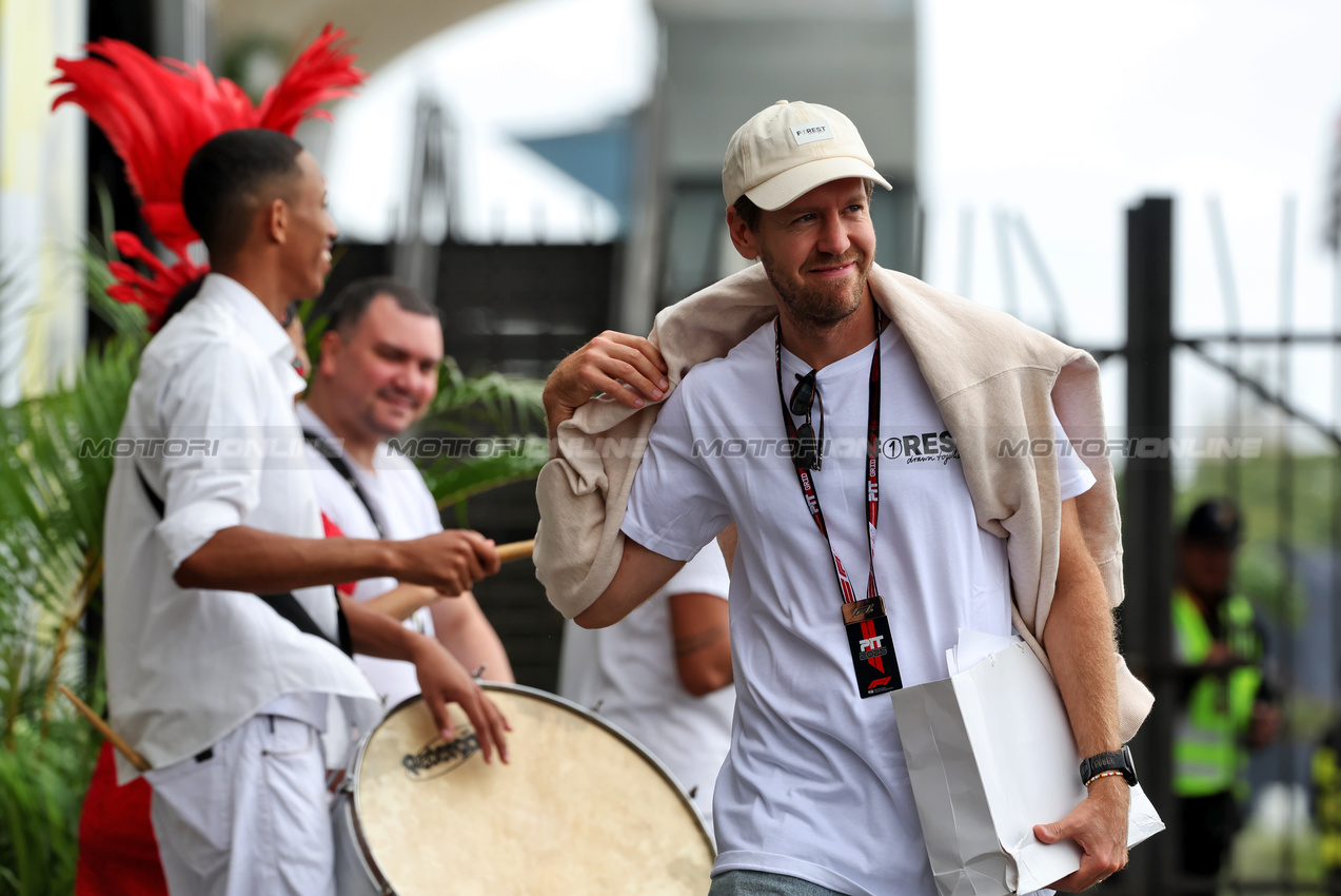 GP BRASILE, Sebastian Vettel (GER).
06.11.2025. Formula 1 World Championship, Rd 21, Brazilian Grand Prix, Sao Paulo, Brazil, Preparation Day.
- www.xpbimages.com, EMail: requests@xpbimages.com © Copyright: Rew / XPB Images