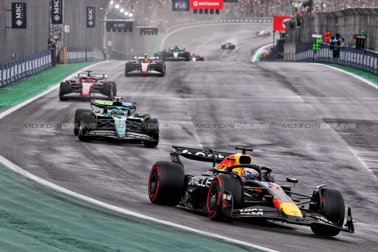 GP BRASILE, Max Verstappen (NLD) Red Bull Racing RB21.
08.11.2025. Formula 1 World Championship, Rd 21, Brazilian Grand Prix, Sao Paulo, Brazil, Sprint e Qualifiche Day.
- www.xpbimages.com, EMail: requests@xpbimages.com © Copyright: Charniaux / XPB Images