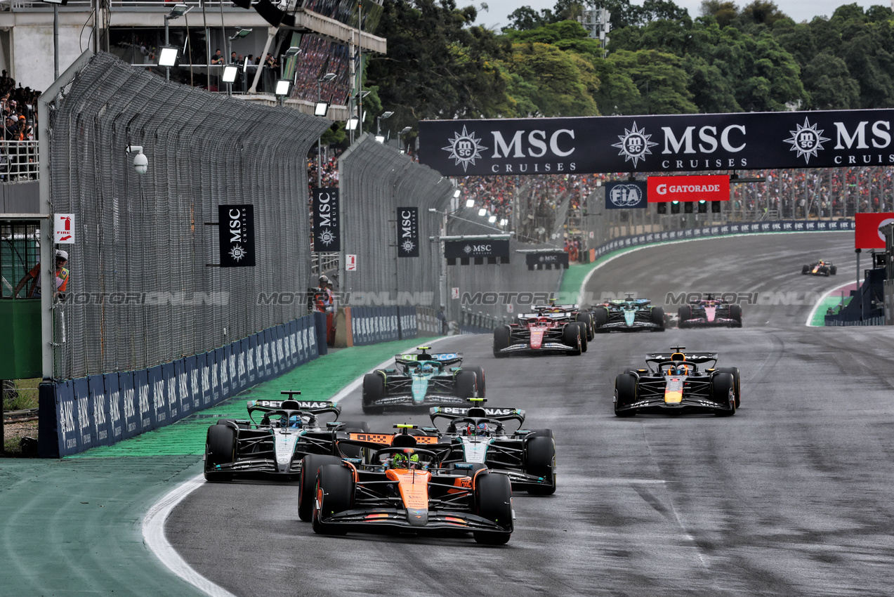 GP BRASILE, Lando Norris (GBR) McLaren MCL39 davanti a at the repartenza.

08.11.2025. Formula 1 World Championship, Rd 21, Brazilian Grand Prix, Sao Paulo, Brazil, Sprint e Qualifiche Day.

- www.xpbimages.com, EMail: requests@xpbimages.com © Copyright: Charniaux / XPB Images