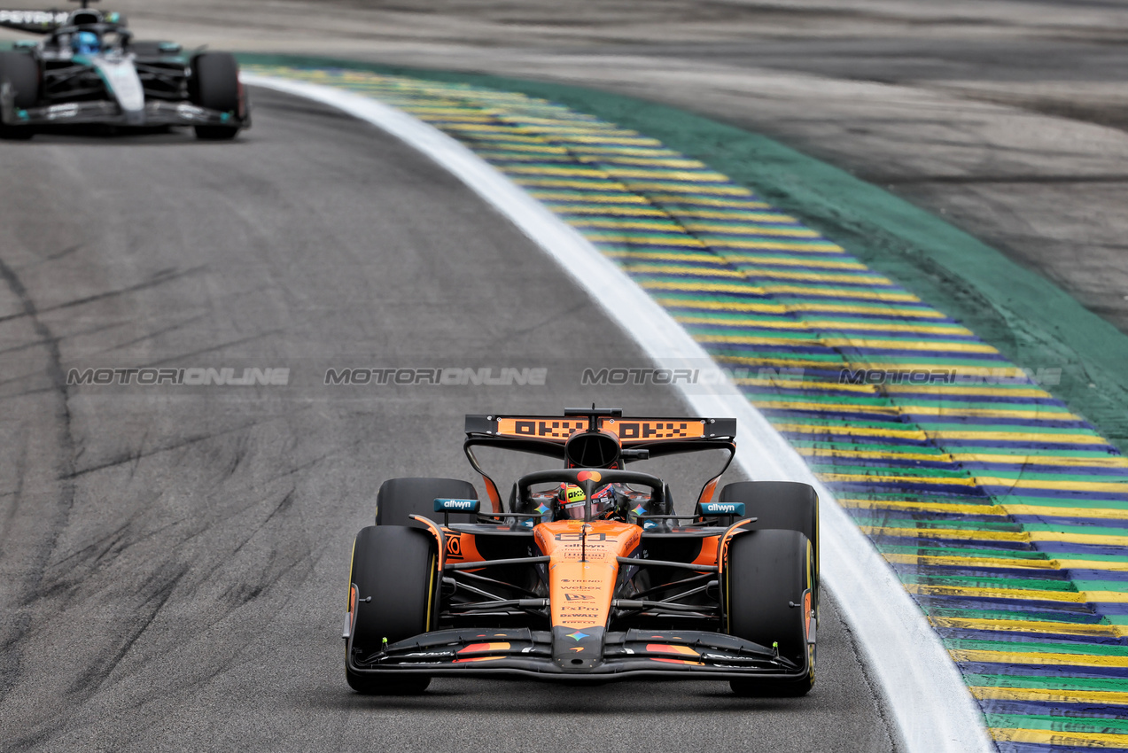 GP BRASILE, Oscar Piastri (AUS) McLaren MCL39.

08.11.2025. Formula 1 World Championship, Rd 21, Brazilian Grand Prix, Sao Paulo, Brazil, Sprint e Qualifiche Day.

 - www.xpbimages.com, EMail: requests@xpbimages.com © Copyright: Rew / XPB Images