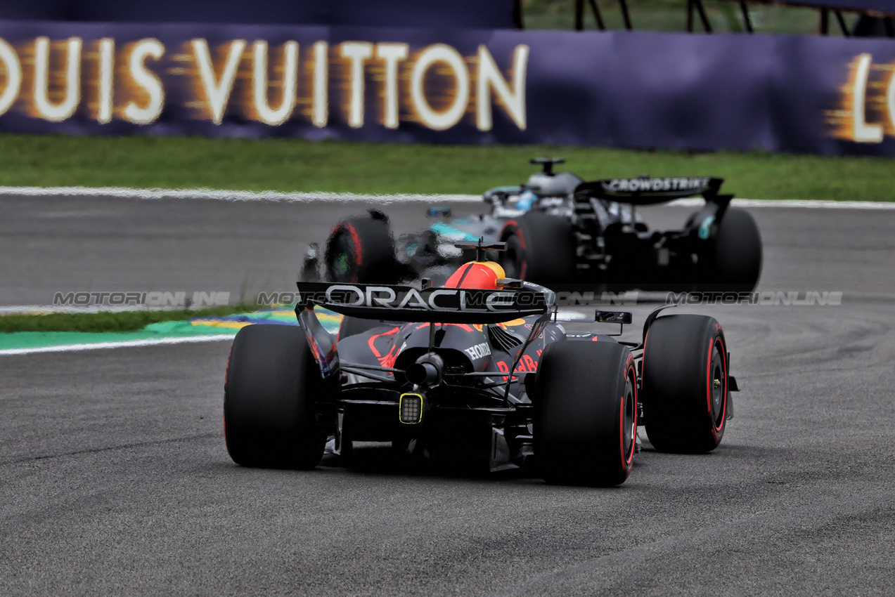 GP BRASILE, Max Verstappen (NLD) Red Bull Racing RB21.

08.11.2025. Formula 1 World Championship, Rd 21, Brazilian Grand Prix, Sao Paulo, Brazil, Sprint e Qualifiche Day.

 - www.xpbimages.com, EMail: requests@xpbimages.com © Copyright: Rew / XPB Images