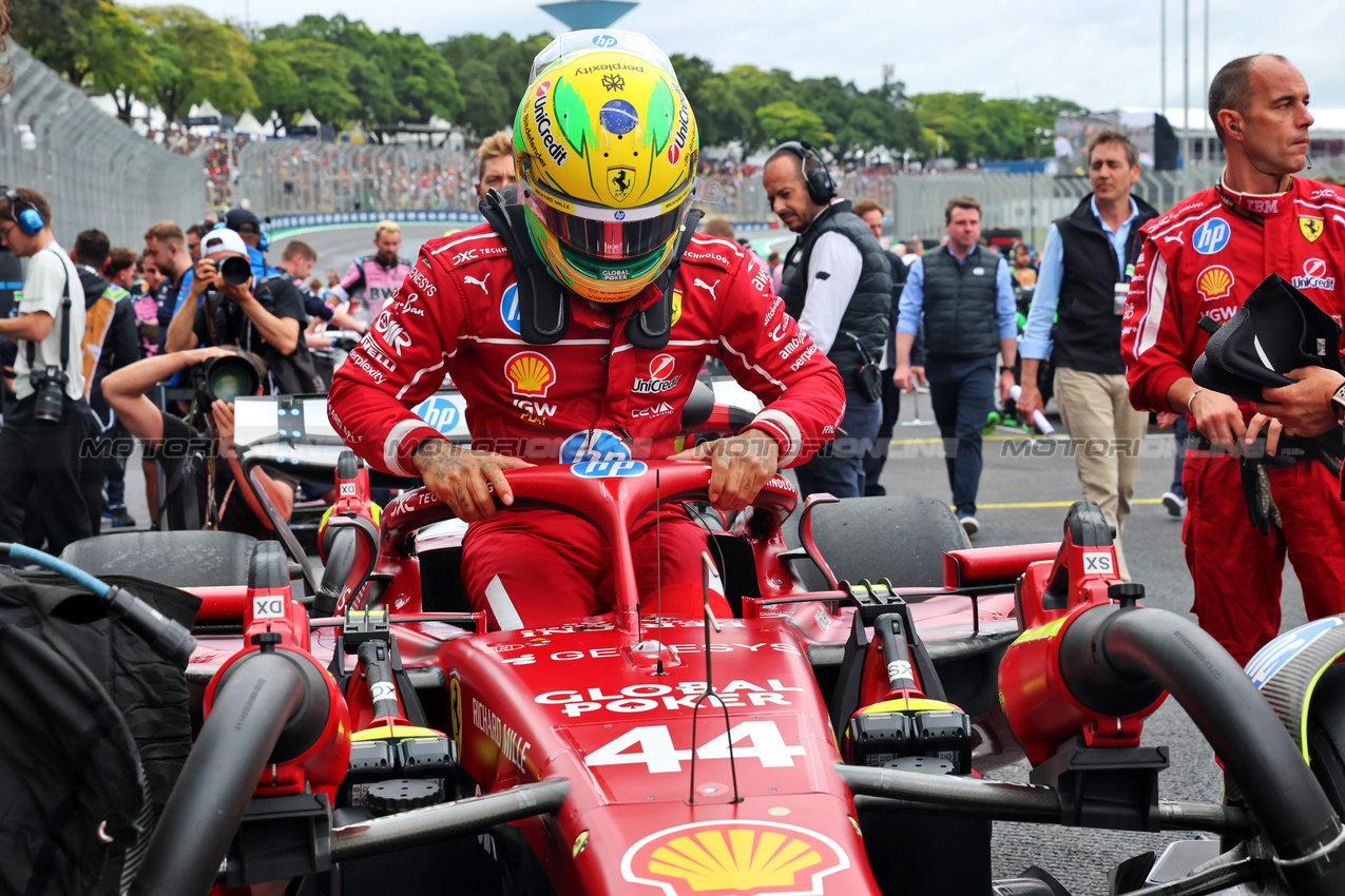 GP BRASILE, Lewis Hamilton (GBR) Ferrari SF-25 on the grid.

08.11.2025. Formula 1 World Championship, Rd 21, Brazilian Grand Prix, Sao Paulo, Brazil, Sprint e Qualifiche Day.

- www.xpbimages.com, EMail: requests@xpbimages.com © Copyright: Batchelor / XPB Images