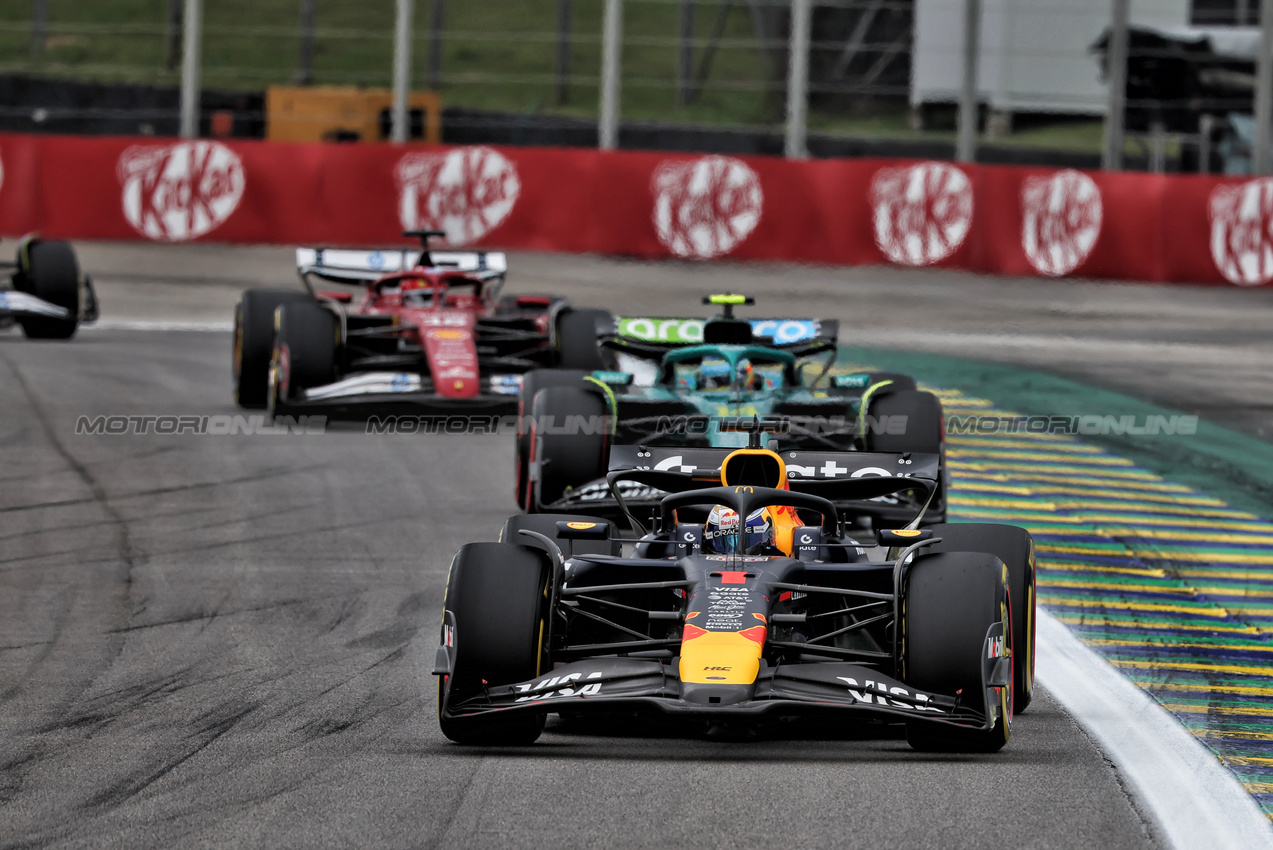 GP BRASILE, Max Verstappen (NLD) Red Bull Racing RB21.

08.11.2025. Formula 1 World Championship, Rd 21, Brazilian Grand Prix, Sao Paulo, Brazil, Sprint e Qualifiche Day.

 - www.xpbimages.com, EMail: requests@xpbimages.com © Copyright: Rew / XPB Images