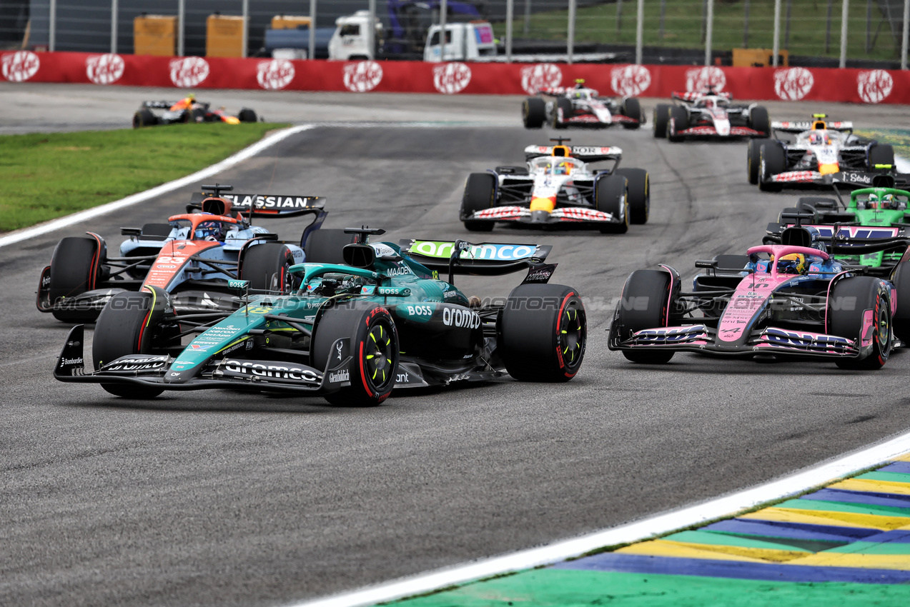 GP BRASILE, Lance Stroll (CDN) Aston Martin F1 Team AMR25.

08.11.2025. Formula 1 World Championship, Rd 21, Brazilian Grand Prix, Sao Paulo, Brazil, Sprint e Qualifiche Day.

 - www.xpbimages.com, EMail: requests@xpbimages.com © Copyright: Rew / XPB Images