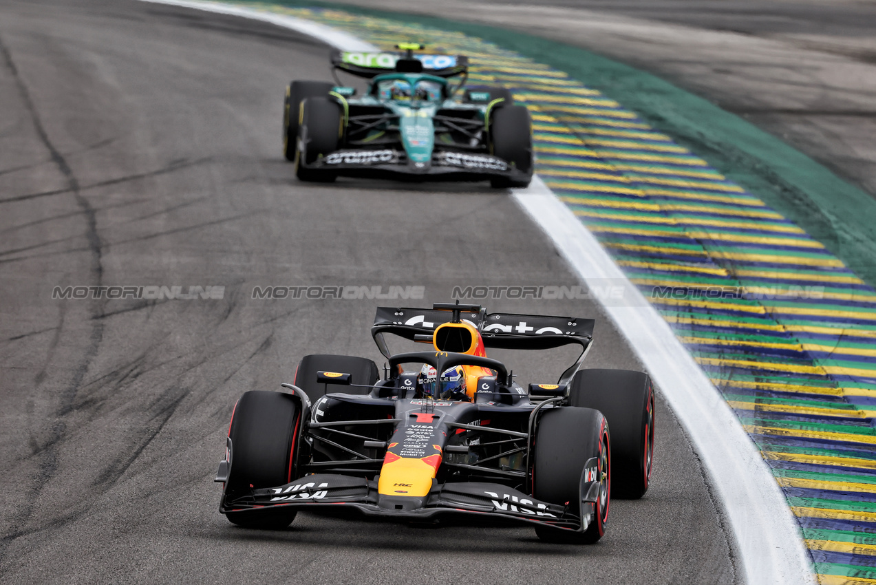 GP BRASILE, Max Verstappen (NLD) Red Bull Racing RB21.

08.11.2025. Formula 1 World Championship, Rd 21, Brazilian Grand Prix, Sao Paulo, Brazil, Sprint e Qualifiche Day.

 - www.xpbimages.com, EMail: requests@xpbimages.com © Copyright: Rew / XPB Images