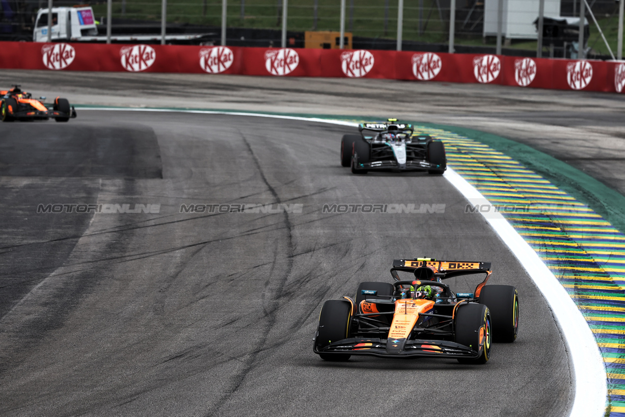 GP BRASILE, Lando Norris (GBR) McLaren MCL39.

08.11.2025. Formula 1 World Championship, Rd 21, Brazilian Grand Prix, Sao Paulo, Brazil, Sprint e Qualifiche Day.

 - www.xpbimages.com, EMail: requests@xpbimages.com © Copyright: Rew / XPB Images