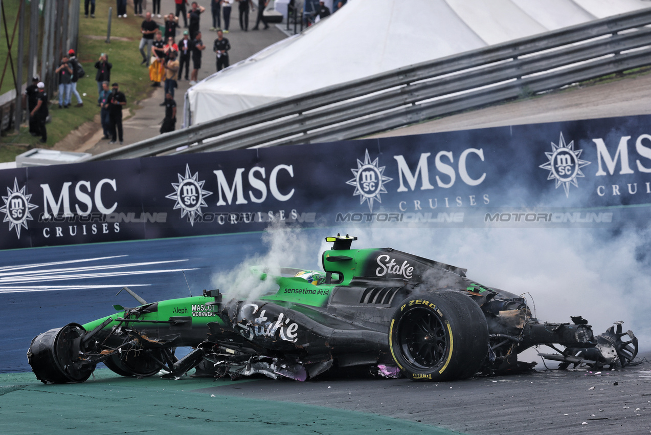 GP BRASILE, Gabriel Bortoleto (BRA) Sauber C45 crashed out of the race.

08.11.2025. Formula 1 World Championship, Rd 21, Brazilian Grand Prix, Sao Paulo, Brazil, Sprint e Qualifiche Day.

- www.xpbimages.com, EMail: requests@xpbimages.com © Copyright: Charniaux / XPB Images