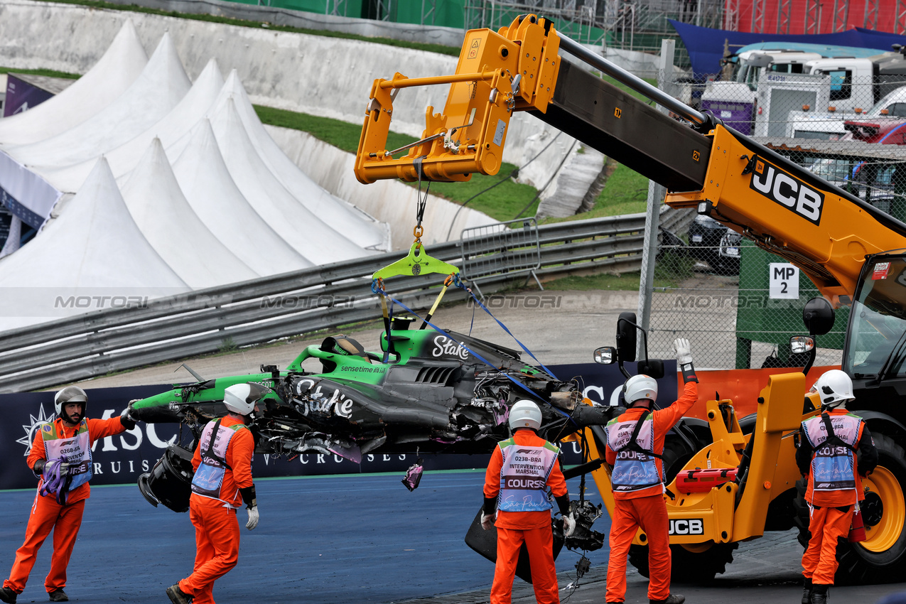 GP BRASILE, Gabriel Bortoleto (BRA) Sauber C45 crashed out of the race.

08.11.2025. Formula 1 World Championship, Rd 21, Brazilian Grand Prix, Sao Paulo, Brazil, Sprint e Qualifiche Day.

- www.xpbimages.com, EMail: requests@xpbimages.com © Copyright: Charniaux / XPB Images