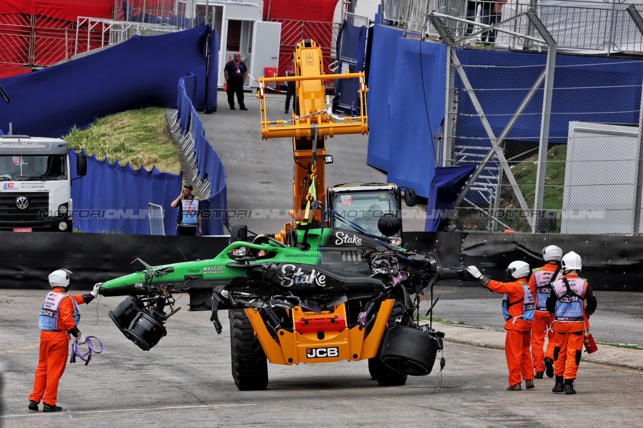GP BRASILE, Gabriel Bortoleto (BRA) Sauber C45 crashed out of the race.

08.11.2025. Formula 1 World Championship, Rd 21, Brazilian Grand Prix, Sao Paulo, Brazil, Sprint e Qualifiche Day.

- www.xpbimages.com, EMail: requests@xpbimages.com © Copyright: Charniaux / XPB Images