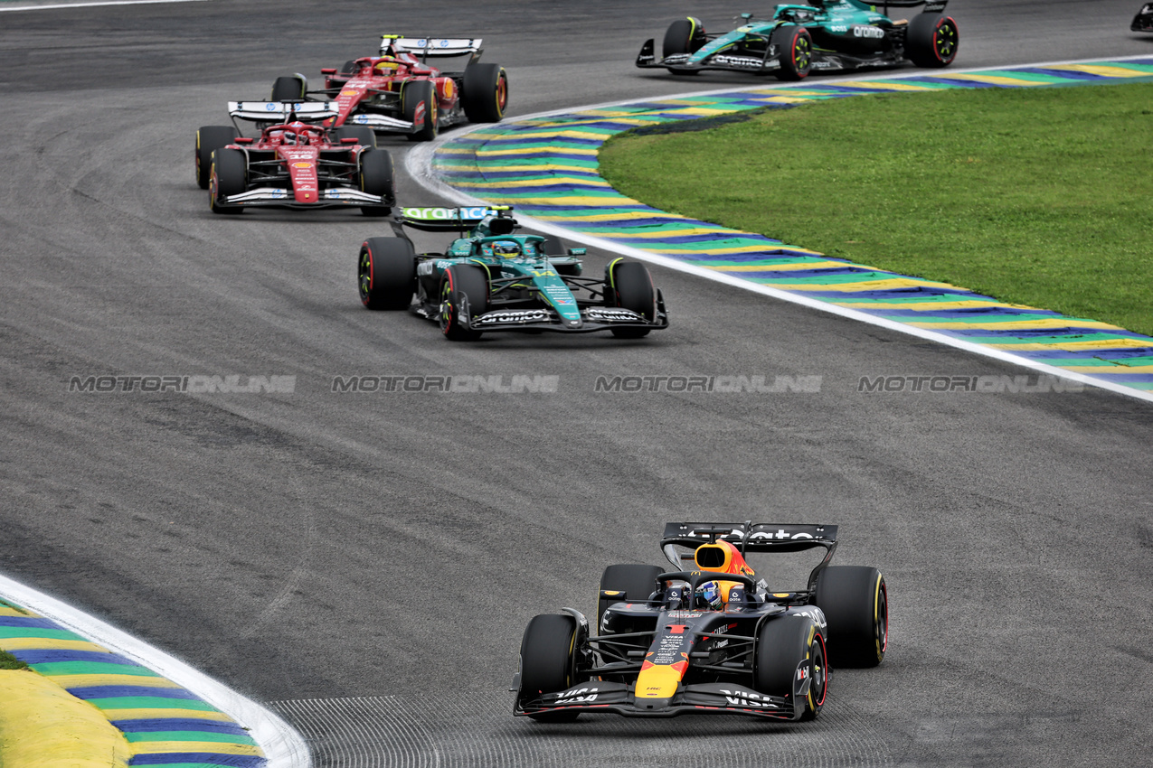 GP BRASILE, Max Verstappen (NLD) Red Bull Racing RB21.

08.11.2025. Formula 1 World Championship, Rd 21, Brazilian Grand Prix, Sao Paulo, Brazil, Sprint e Qualifiche Day.

- www.xpbimages.com, EMail: requests@xpbimages.com © Copyright: Batchelor / XPB Images