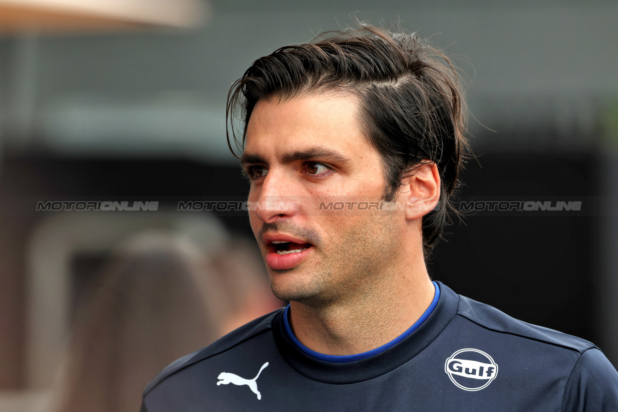 GP BRASILE, Carlos Sainz (ESP) Atlassian Williams Racing.

08.11.2025. Formula 1 World Championship, Rd 21, Brazilian Grand Prix, Sao Paulo, Brazil, Sprint e Qualifiche Day.

 - www.xpbimages.com, EMail: requests@xpbimages.com © Copyright: Rew / XPB Images