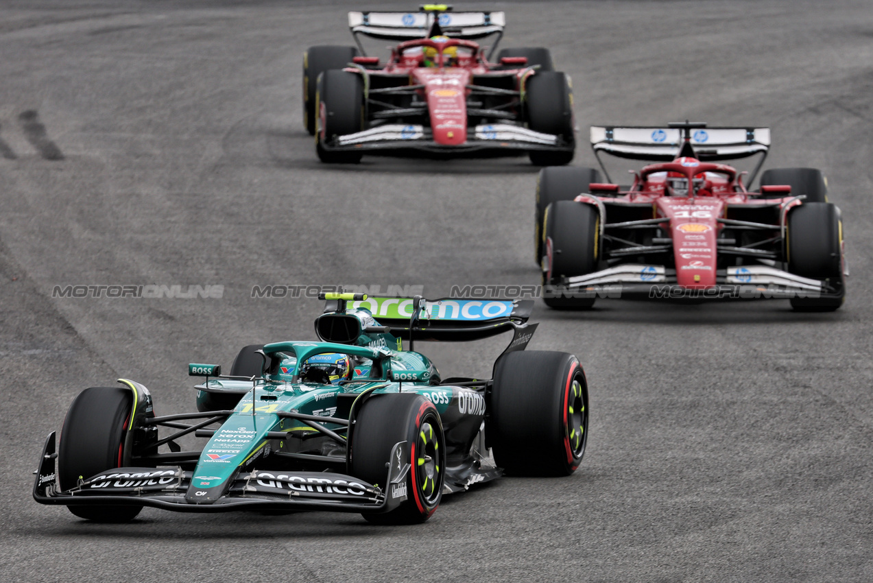 GP BRASILE, Fernando Alonso (ESP) Aston Martin F1 Team AMR25.
08.11.2025. Formula 1 World Championship, Rd 21, Brazilian Grand Prix, Sao Paulo, Brazil, Sprint e Qualifiche Day.
- www.xpbimages.com, EMail: requests@xpbimages.com © Copyright: Batchelor / XPB Images
