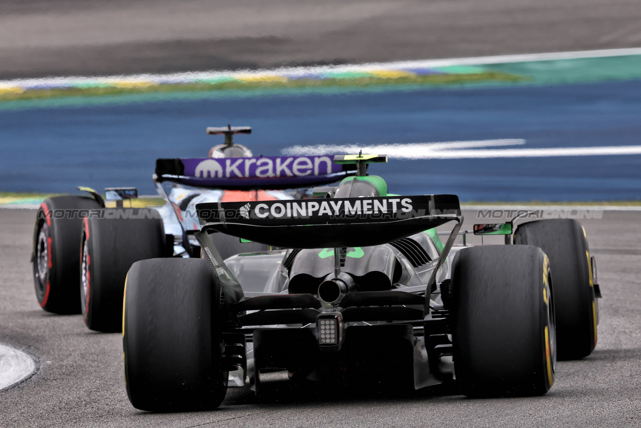 GP BRASILE, Gabriel Bortoleto (BRA) Sauber C45.

08.11.2025. Formula 1 World Championship, Rd 21, Brazilian Grand Prix, Sao Paulo, Brazil, Sprint e Qualifiche Day.

- www.xpbimages.com, EMail: requests@xpbimages.com © Copyright: Charniaux / XPB Images