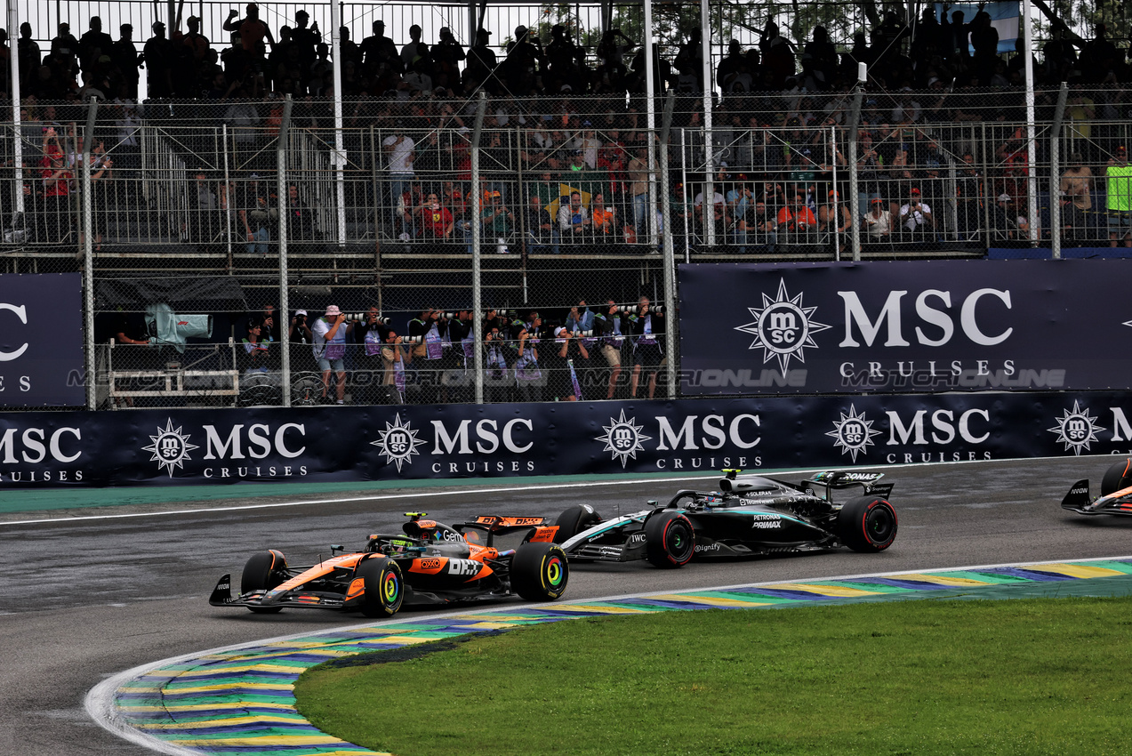 GP BRASILE, Lando Norris (GBR) McLaren MCL39 davanti a at the partenza of the race.

08.11.2025. Formula 1 World Championship, Rd 21, Brazilian Grand Prix, Sao Paulo, Brazil, Sprint e Qualifiche Day.

- www.xpbimages.com, EMail: requests@xpbimages.com © Copyright: Batchelor / XPB Images
